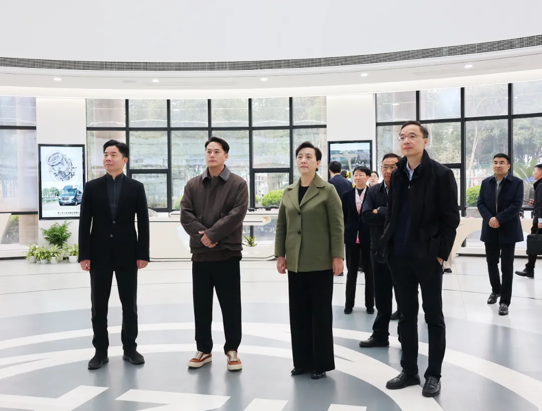 Wang Wenxu, Ketua Komite Konferensi Konsultatif Politik Rakyat Tiongkok (CPPCC) Kota Hangzhou, menyelidiki Zhaofeng Co., Ltd.