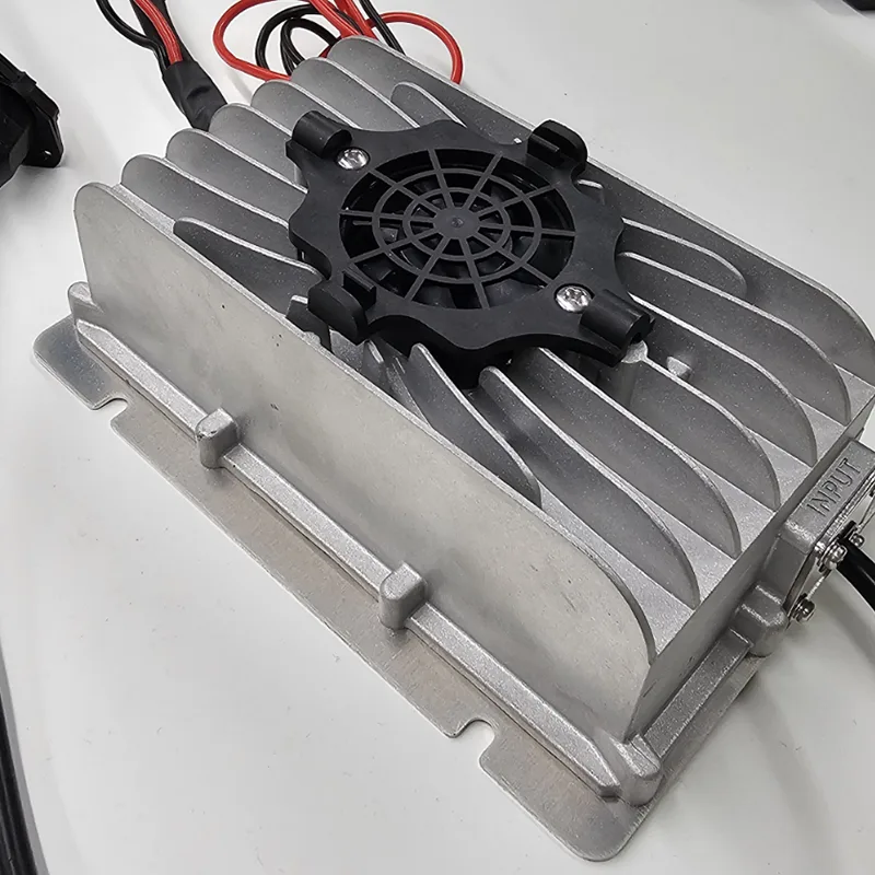 Pengisi Daya Cepat Eksklusif Kereta Golf Berdaya Tinggi 600W